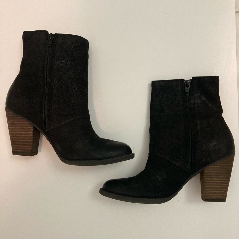Aldo black size 8 Izabel booties with zipper and snap closures 3” Block heal :)